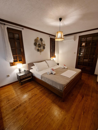 Bedroom 3, Villa ChrysPa Attica, Central Greece