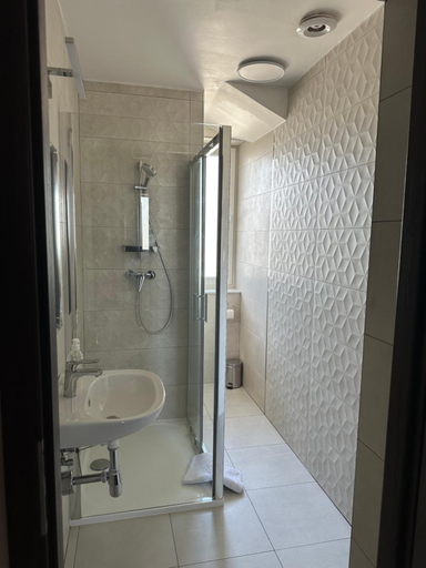 Bathroom 3, GRACJA, Mińsk