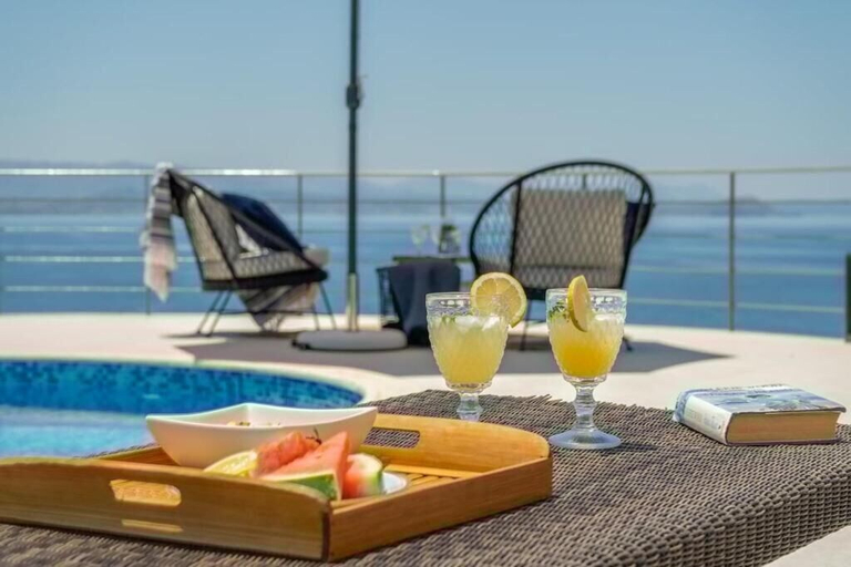 Outdoor spa tub 4, Villa Hemera, Crete