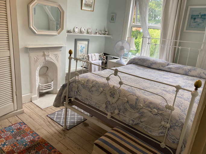 Bedroom 2, Arts&BichonsB&B, Oxfordshire
