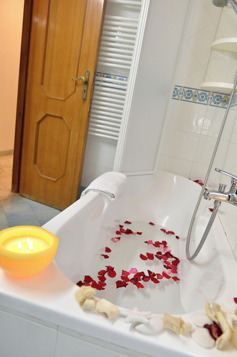 Bathroom 4, Tizi Apartments Corso, Salerno