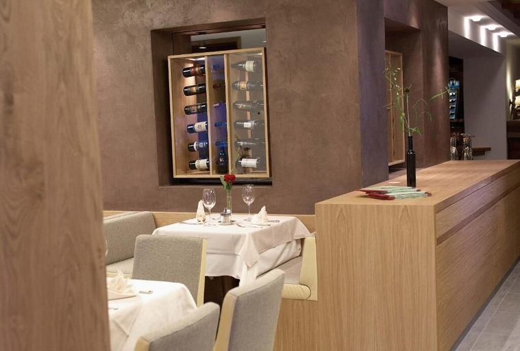 Dining, Landgasthof Bogner 4 Sterne Hotel, Innsbruck Land