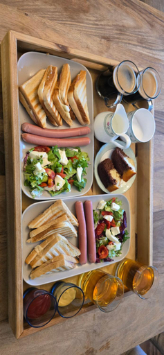Food & Drinks