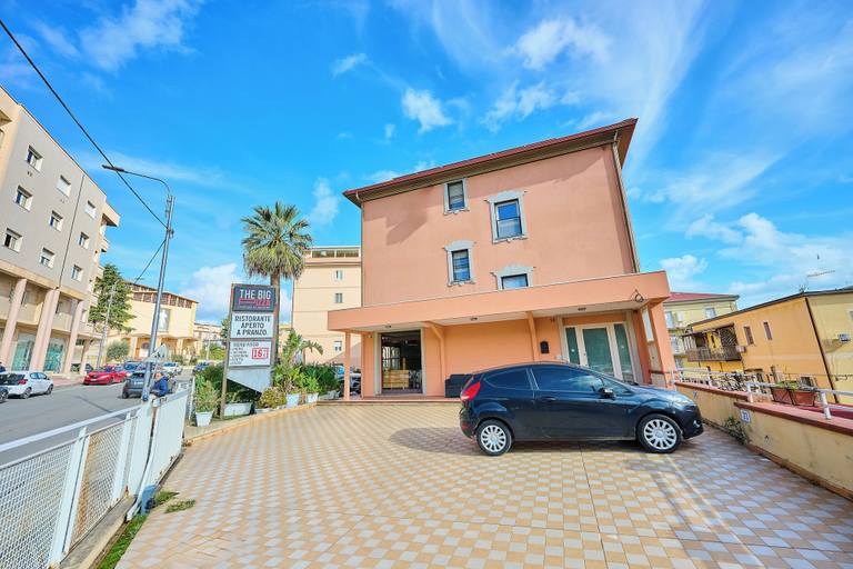 Front of property 4, Le 2 Palme Apartments, Catanzaro