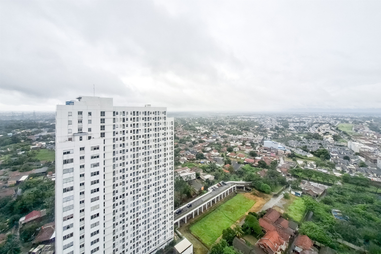 Exterior 2, Compact White Studio at Cisauk Point Apartment By Travelio, Tangerang
