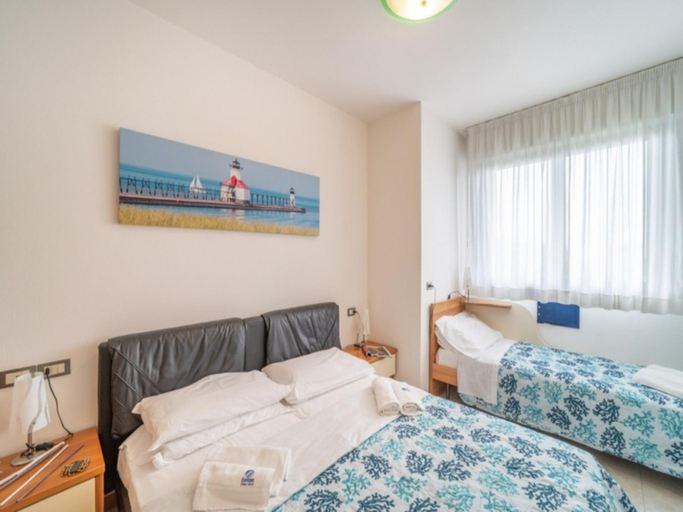 Bedroom 2, Great apartment near the Thermae by Beahost, Venezia