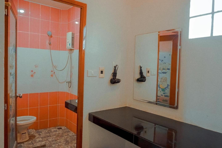 Bathroom 3, Kaija Resort, Pattaya