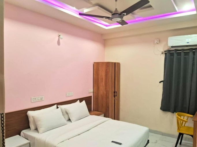 Room 3, C Suites1247 Diamond, Hyderabad