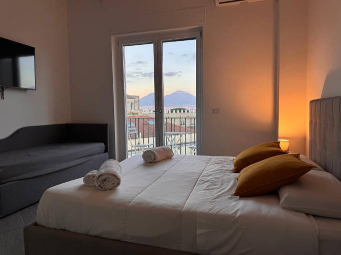 Bedroom 2, B&B Monteleone ,12, Napoli