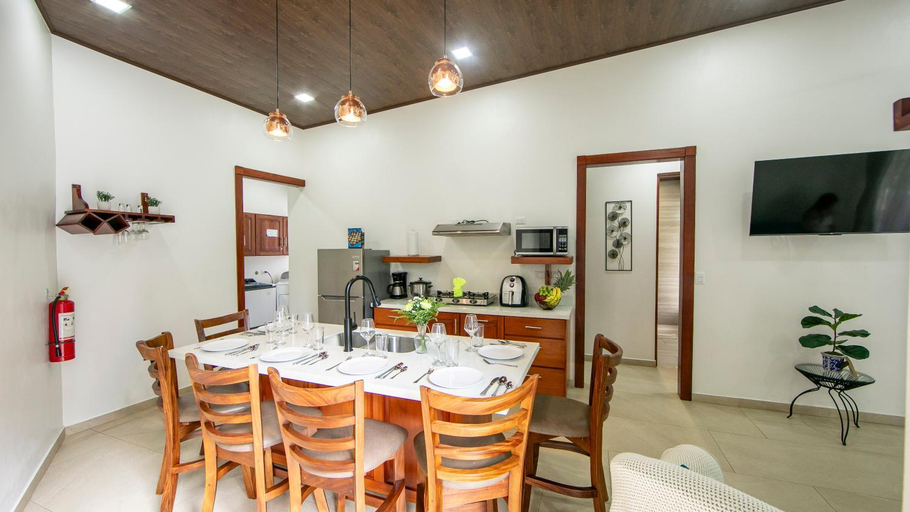 Food & Drinks, Villa Aurora with Jacuzzi in La Fortuna, San Carlos