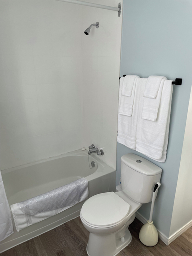 Bathroom 4, Buoy & Arrow Restaurant and Suites, Division No. 9