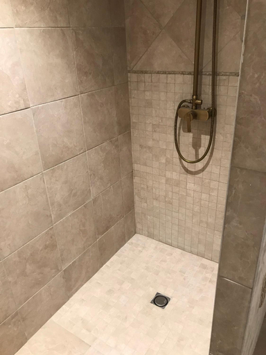 Bathroom 5, La FortBelle, Isère