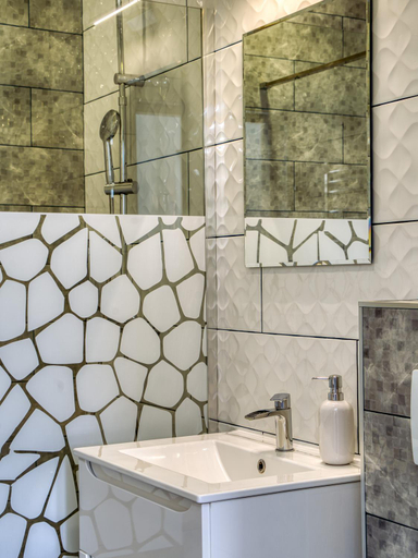 Bathroom 3, Noclegi-SKALKA, Częstochowa