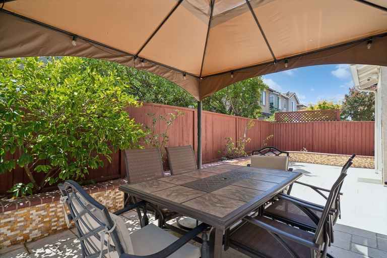 Outdoor dining 3, San Jose 5BR Home Sleeps 10, Dog Friendly, Santa Clara