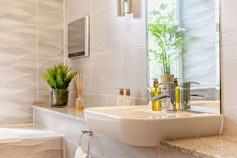 Bathroom 2, Muckrach Country House, Highland