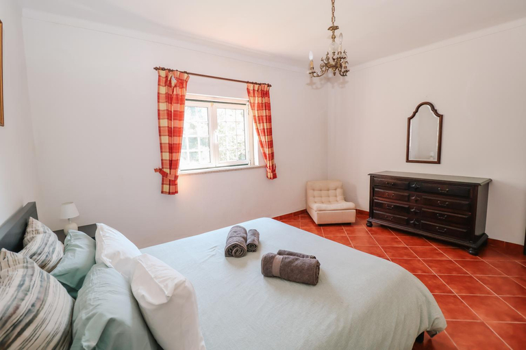 Bedroom 3, Fantastica Casa de Campo com Piscina perto de Lisboa, Santarém