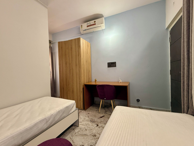 Bedroom 4, C Suites - Town Centre, Pune