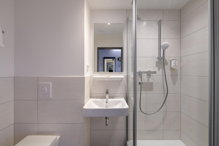 Bathroom 2, Felix Hotel Darmstadt, Darmstadt