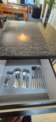 Food & Drinks, ABM Court Apartments, Ba