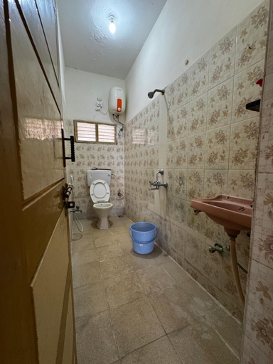 Bathroom 5, Mount Paradise guest house, Tiruvannamalai