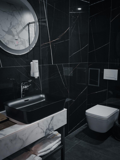 Bathroom 3, Hotel NIKS, Sevlievo
