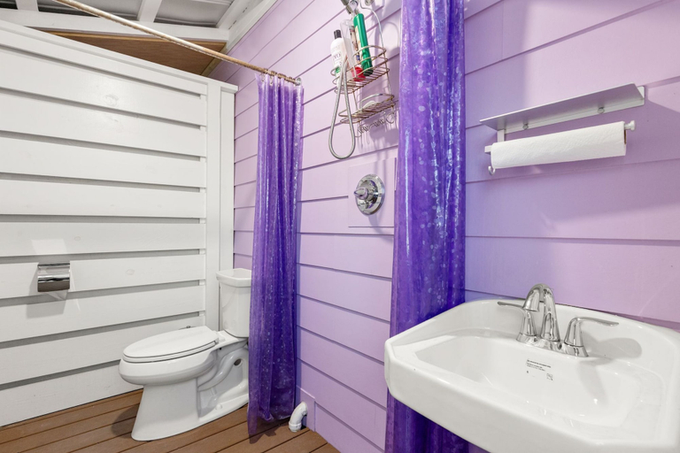 Bathroom 4, Beach House - Magical Purple Haze, Bay