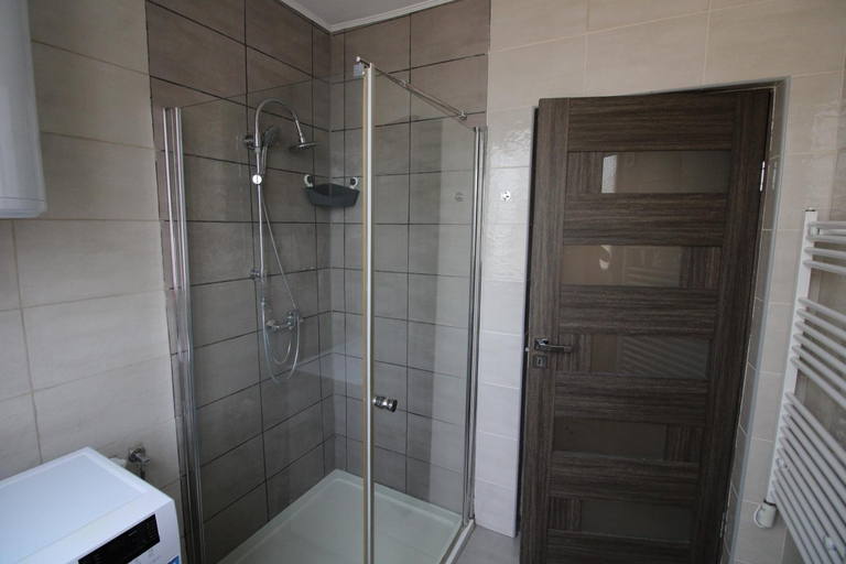 Bathroom 3, Sosto Holiday Apartman, Nyíregyháza
