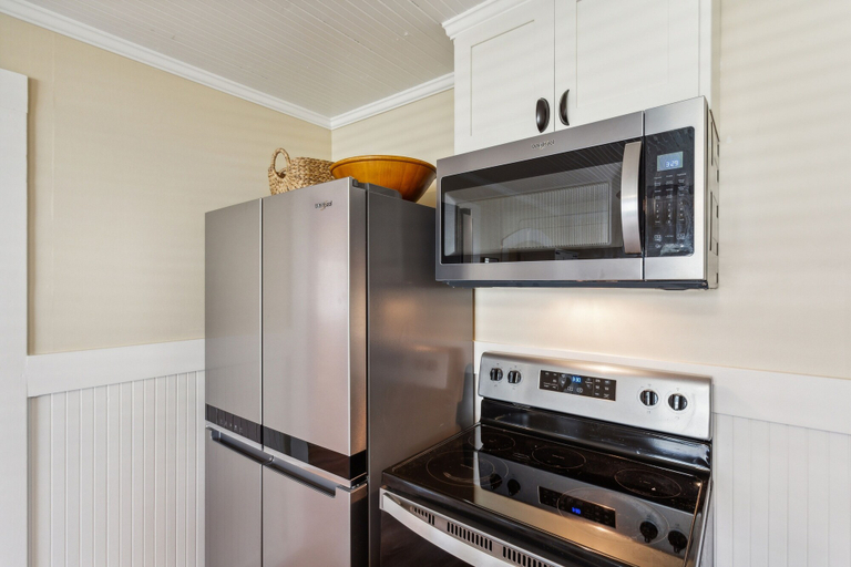 Private kitchen 3, Charming Downtown Mccloud Retreat 2 Bedroom Home by RedAwning, Siskiyou