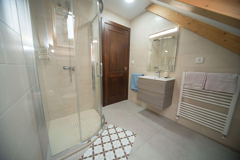 Bathroom, Casa Aurita, Huesca