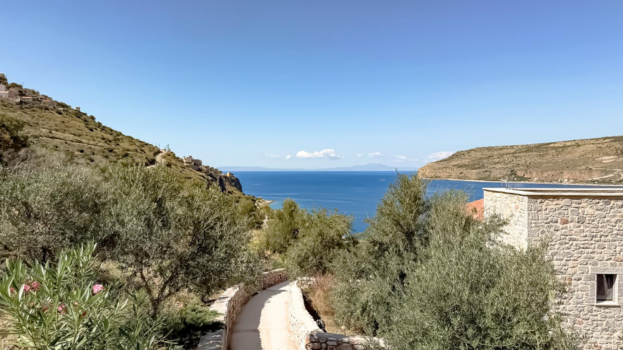 Others 4, Eleonas Limeni, Peloponnese