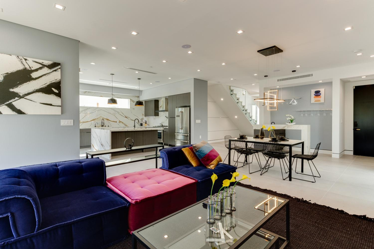 Others 3, Posh Luxury Modern Home with Pool Spa and Rooftop Deck, Los Angeles