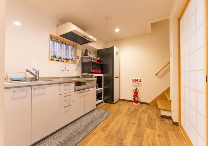 Kitchen 5, Guest House Kubo Homes Tanimachi, Osaka