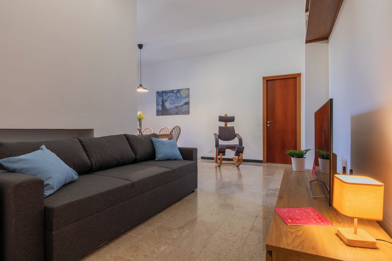 Living area 3, Bright and Modern Apartment by Wonderful Italy, Torino
