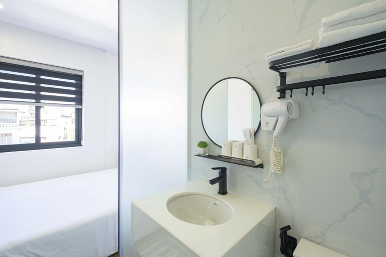 Bathroom 2, ANH’s HOUSE, Huế