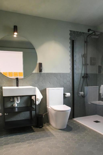 Bathroom 2, Casa Maui, Girona