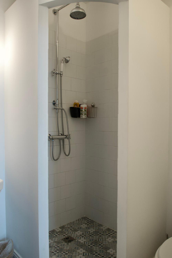 Bathroom 3, La Josephine, Nièvre