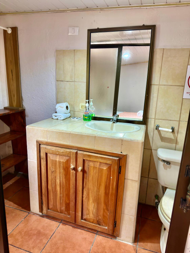 Bathroom 5, Hospedaje Colibri, Aguirre