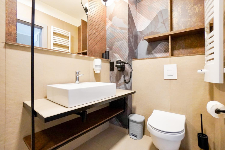 Bathroom 3, BelMare by Baltic Home, Kamień