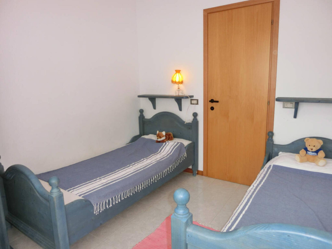 Bedroom 2, Two-Bedroom Apartment in residence with balcony and swimming pool, Venezia
