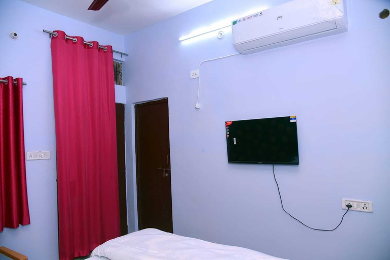 Room 4, Relax With Ramayana, Faizabad