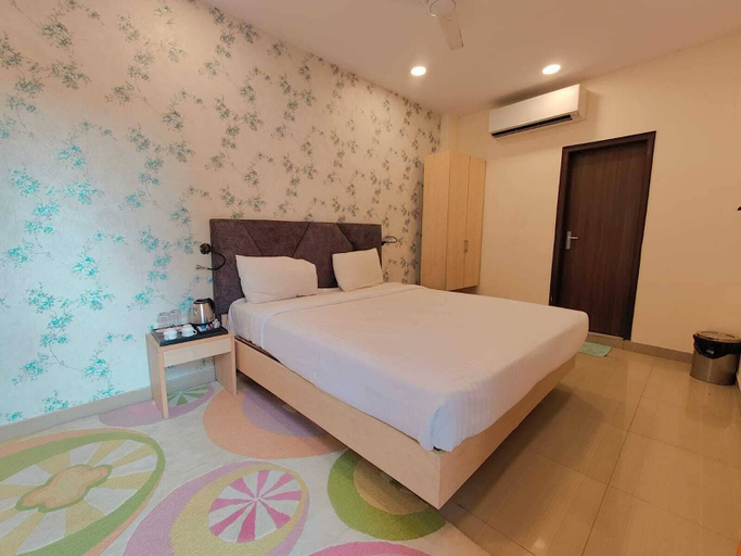 Room 5, Signature Luxeinn Hotel, Delhi
