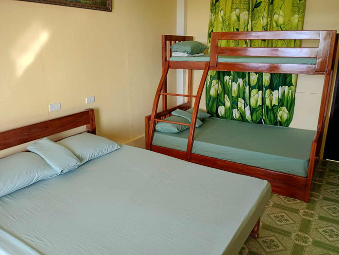 Bedroom 2, Thornton's Sea View Cafe & Guesthouse, Siquijor