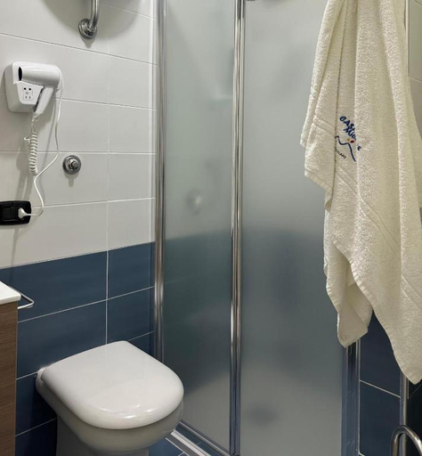 Bathroom 2, Casa Michele, Napoli
