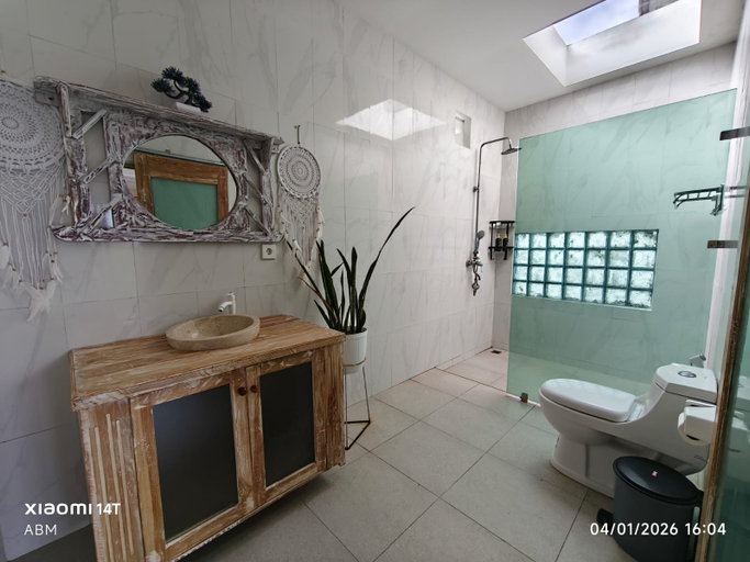 Bathroom 3, DArya Sea View by ABM, Klungkung