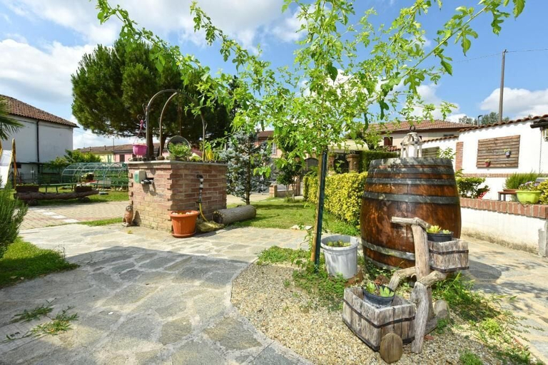 Property grounds 5, LA FERMATA DELLE RONDINI, Asti