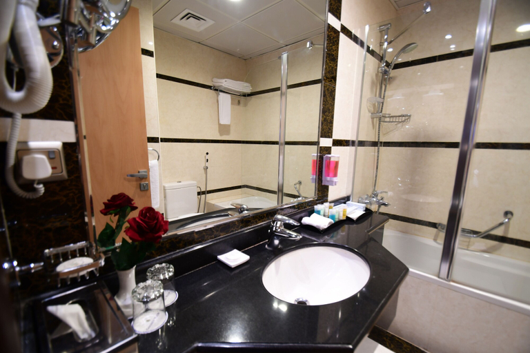 Bathroom 5, Emaar Al Mektan Hotel, Al Madinah Al Munawwarah