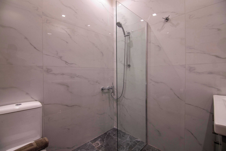 Bathroom 5, Aerides LUX, Attica