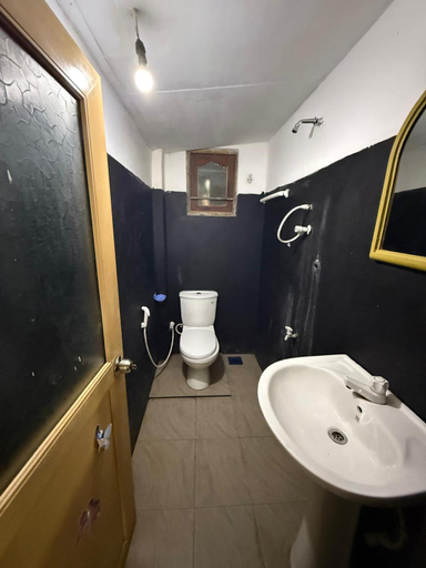 Bathroom 2, Myro Cottage, Weligama