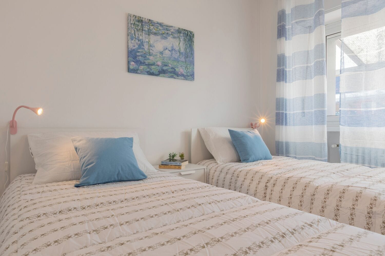 Room 5, Bright and Modern Apartment by Wonderful Italy, Torino