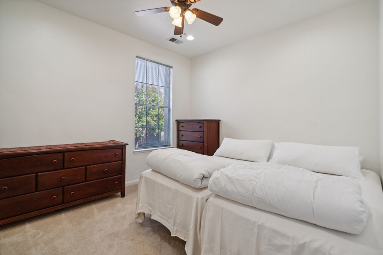 Room 4, San Jose 5BR Home Sleeps 10, Dog Friendly, Santa Clara